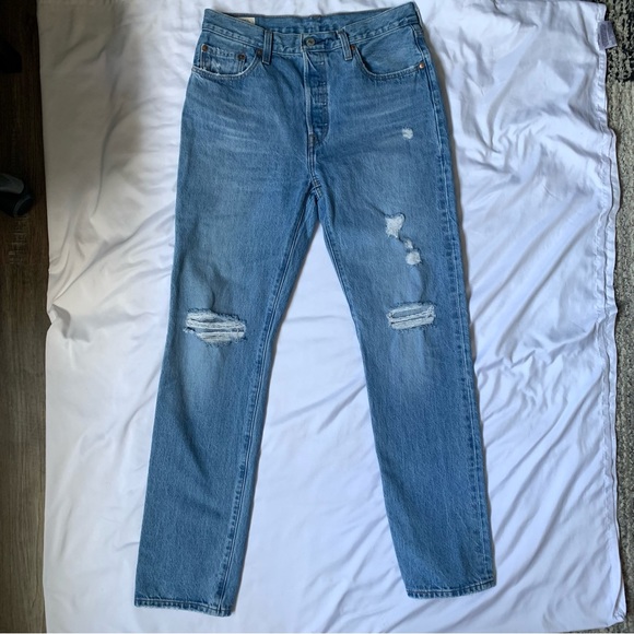 Levi 501 Jeans - Picture 4 of 9